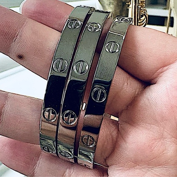 Stainless Steel Platinum Plated Bangle Bracelet Without Stones - Picture 5 of 9